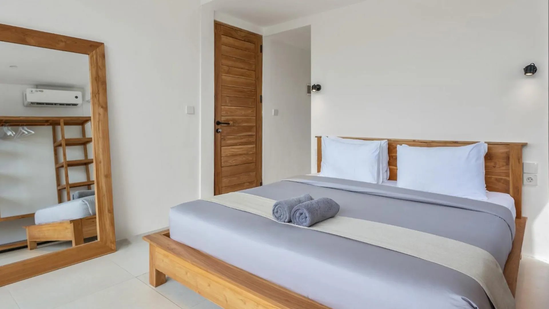 Hotel White Residence - Art & Boutique Villas Seminyak